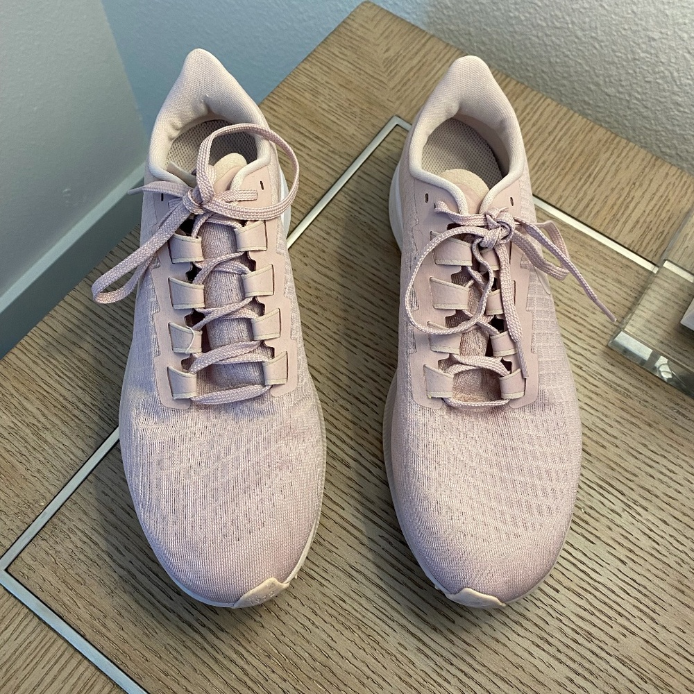 Nike Air Zoom Pegasus 37 Champagne Size 9.5